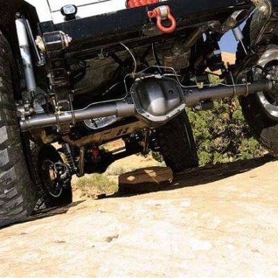 04094wd_06z2002_jeep_wranglerrear_view_rear_axle