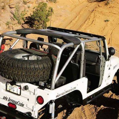 04094wd_08z2002_jeep_wranglerrear_passengers_side_view_trail_cage